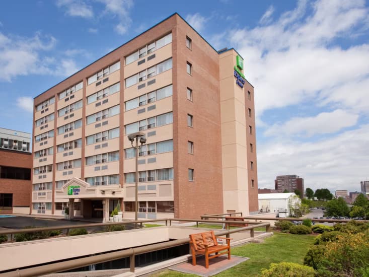 Holiday Inn Express and Suites Saint John Harbour Side